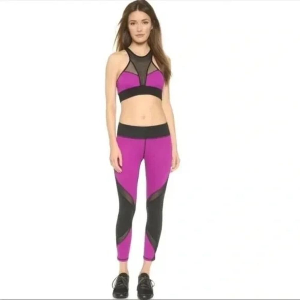 MICHI Hydra Crop Leggings Womens Medium Black Mesh Panel Sculpting Yoga Gym $175